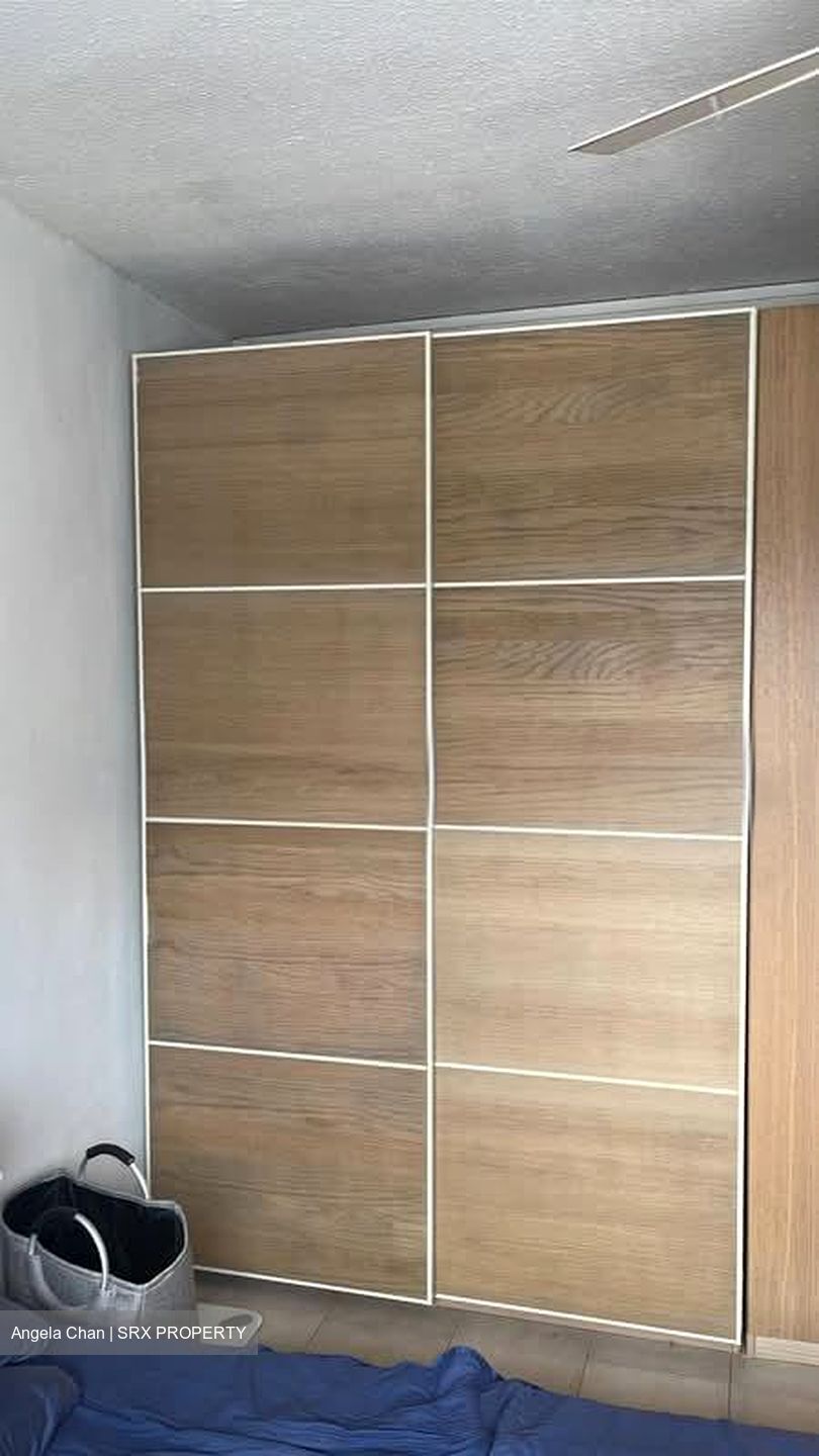 Blk 216 Jurong East Street 21 (Jurong East), HDB Executive #605500241